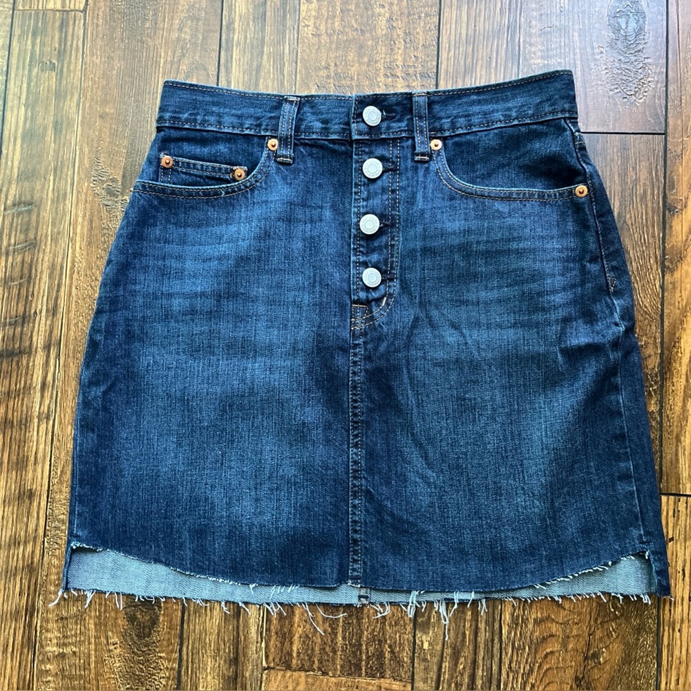 GAP Jean Skirt Button Front Raw Step Hem Blue Size 27 Women, 100% Cotton, pocket